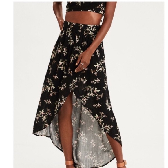 American Eagle Outfitters Dresses & Skirts - American Eagle High Low Floral Overlap Skirt Women